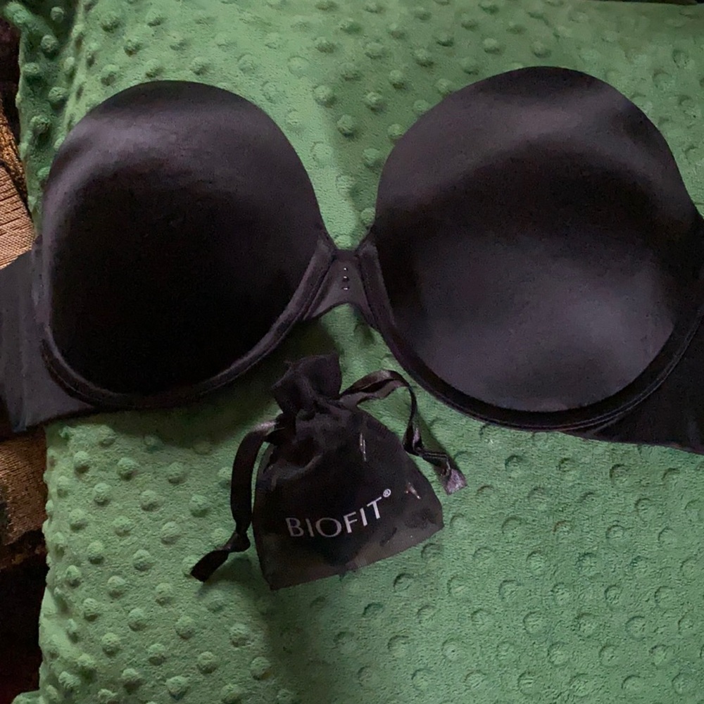 Victoria secret biofit multi-way strapless bra 36C